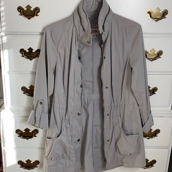 Light weight jacket - Picture 1 of 6